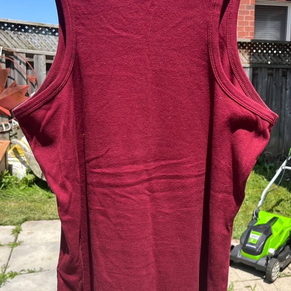Harley Davidson Burgundy Tank - Picture 3 of 4
